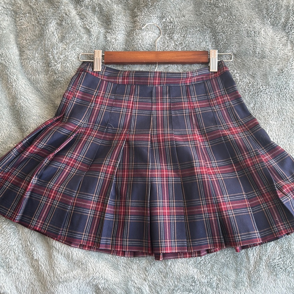 Plaid Skirt. Forever 21